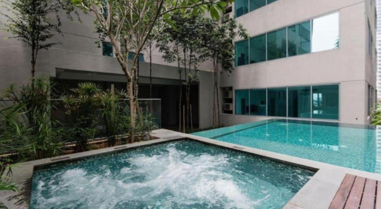 Mercu Summer Suites Klcc By Sweet Home Kuala Lumpur Exteriör bild